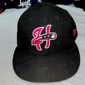 Hat New Era Minor League Baseball. Size 7 1/4 (57.7 cm). Black Color